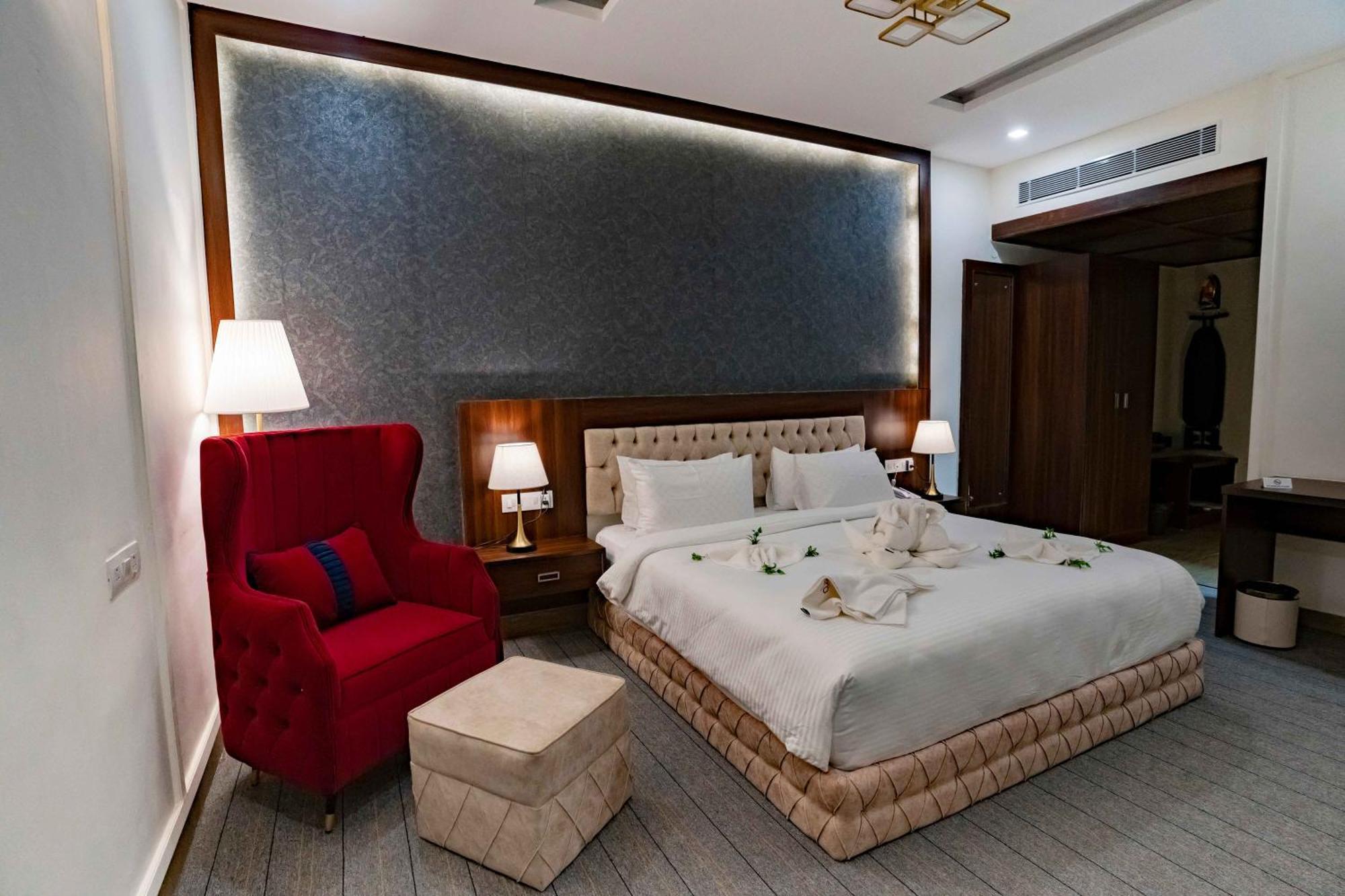 Hotel Essotto Recreation Hub Bengalúr Exteriér fotografie